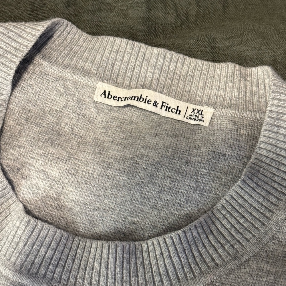 Abercrombie & Fitch Heather Gray Sweater - Picture 2 of 3
